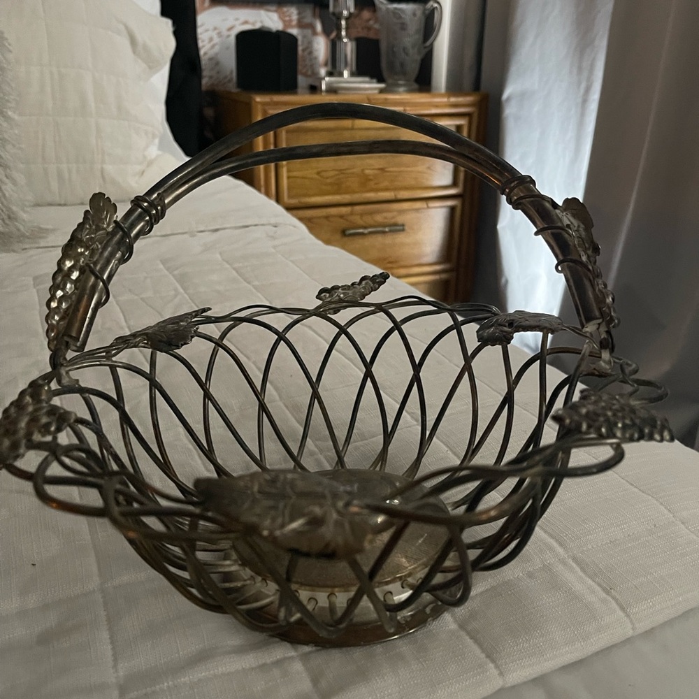 Godinger Silver plated Wire Basket